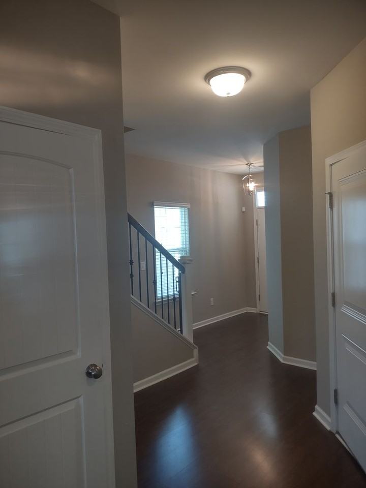 911 Tuxford Trl - Photo 7 of 35