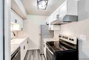 featured image of 2133 2129, 2131, 2133 Bollman Dr