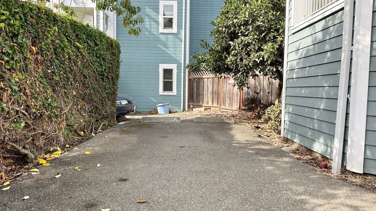 2018 9th St #A - Photo 4 of 18