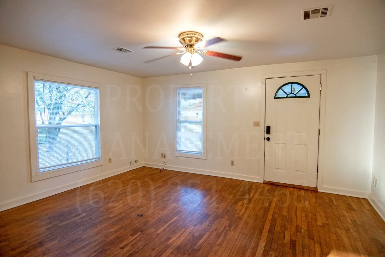 425 N Delaware St - Photo 3 of 21