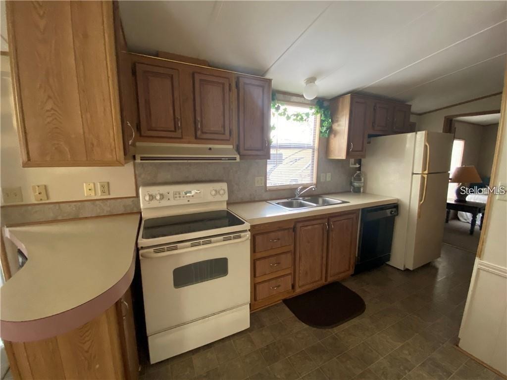 28 Fairview Ct - Photo 2 of 11