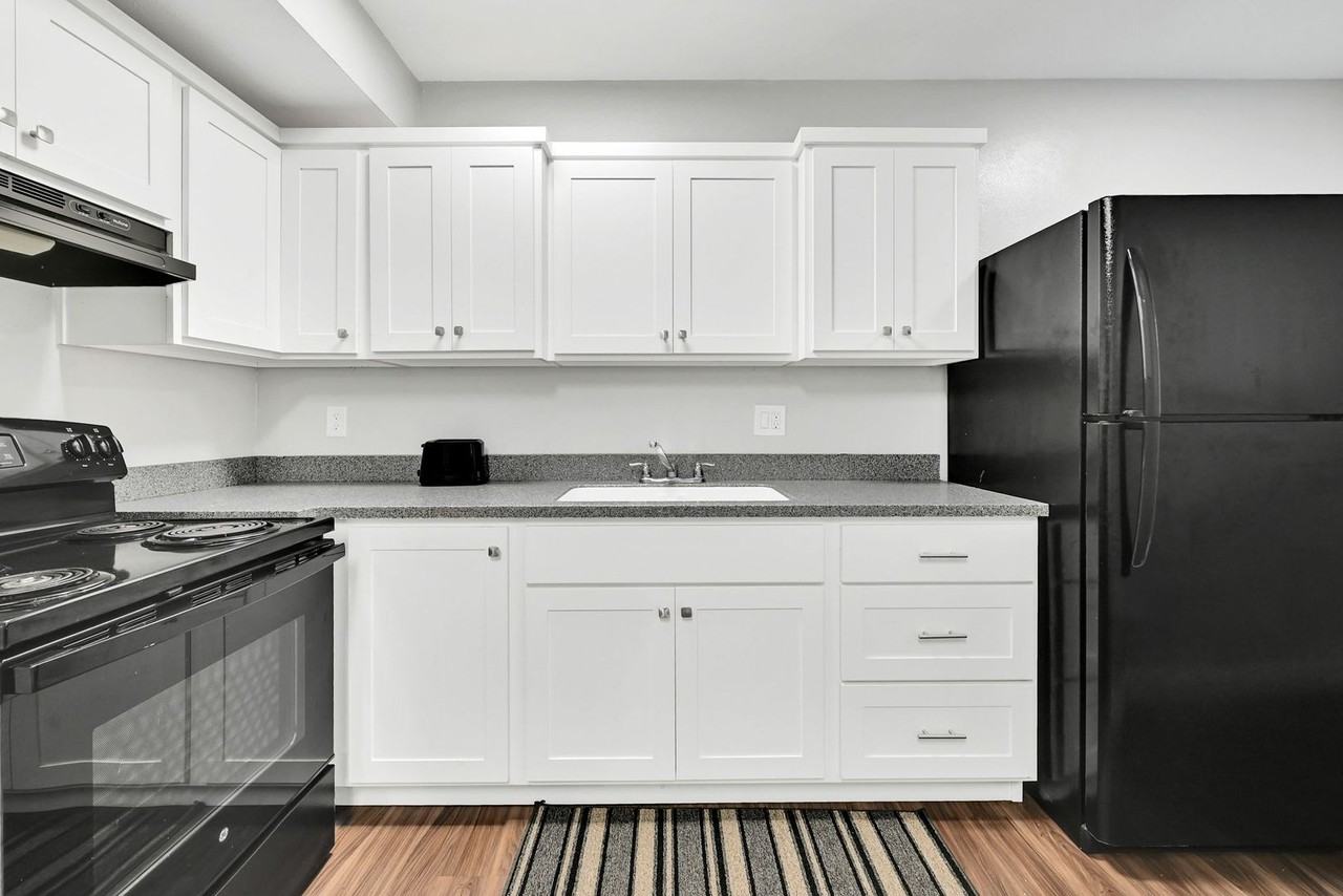 Jefferson Avenue Apartments - Photo 2 of 19