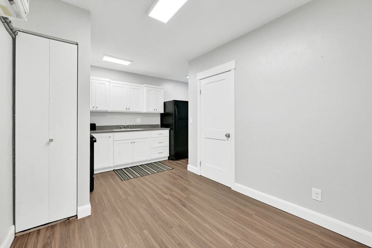 Jefferson Avenue Apartments - Photo 4 of 19