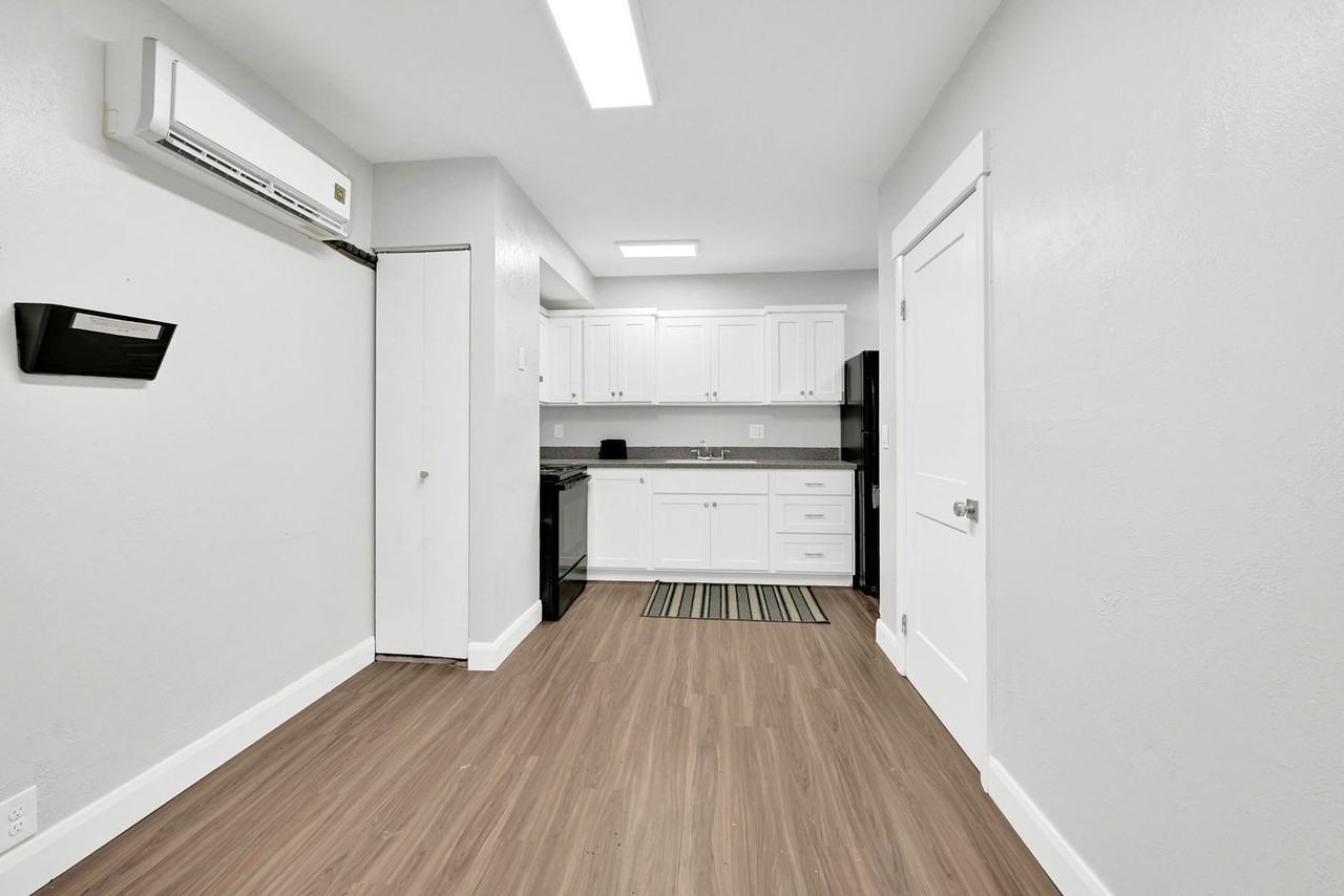 Jefferson Avenue Apartments - Photo 5 of 19