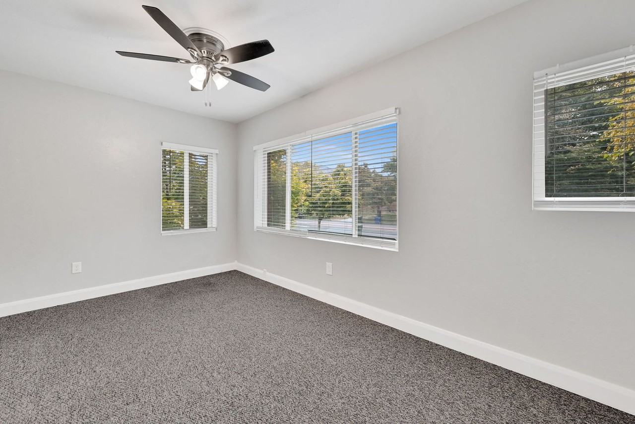 Jefferson Avenue Apartments - Photo 7 of 19