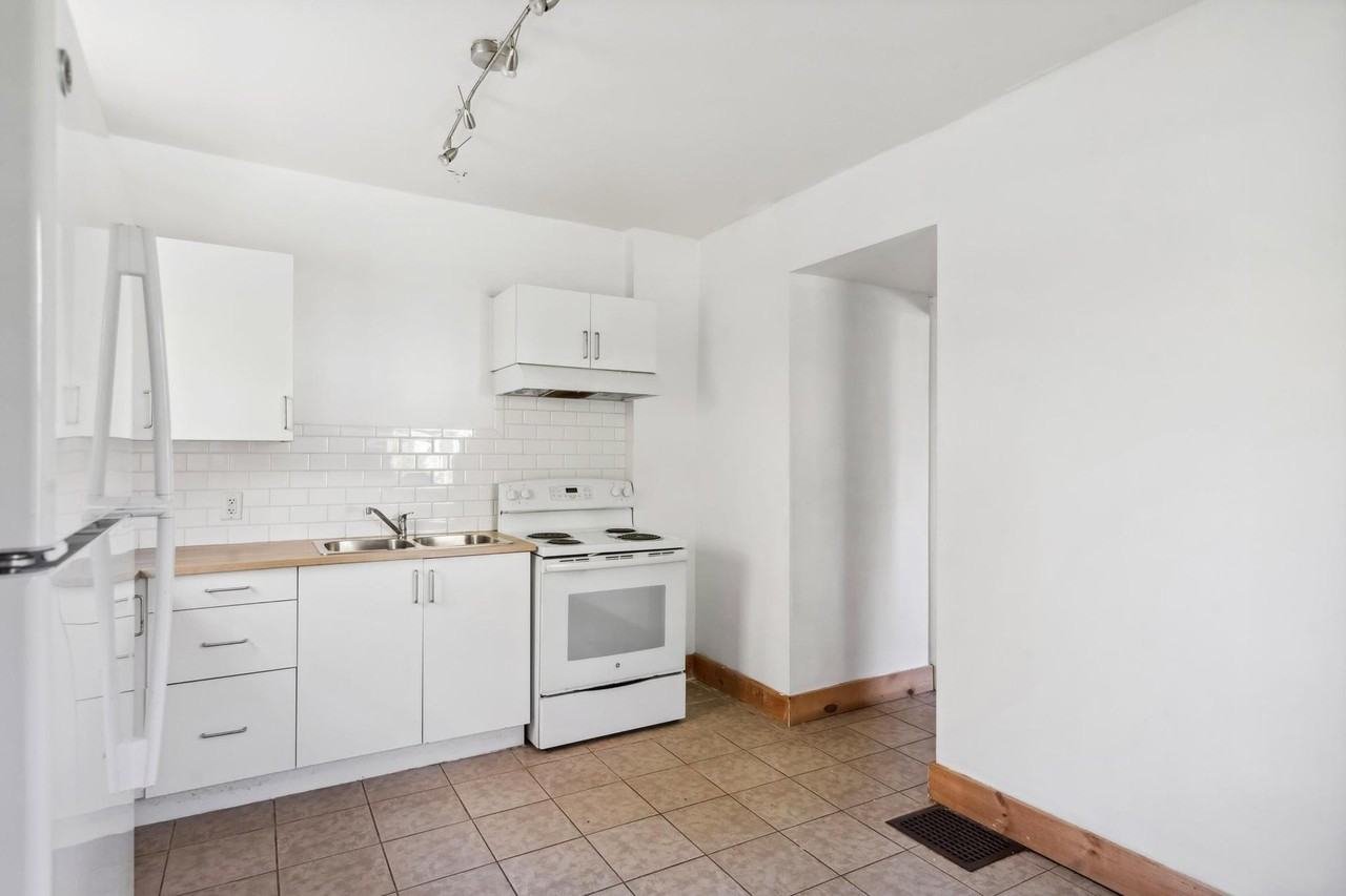 112 Rockwood Ave #114 - Photo 6 of 42