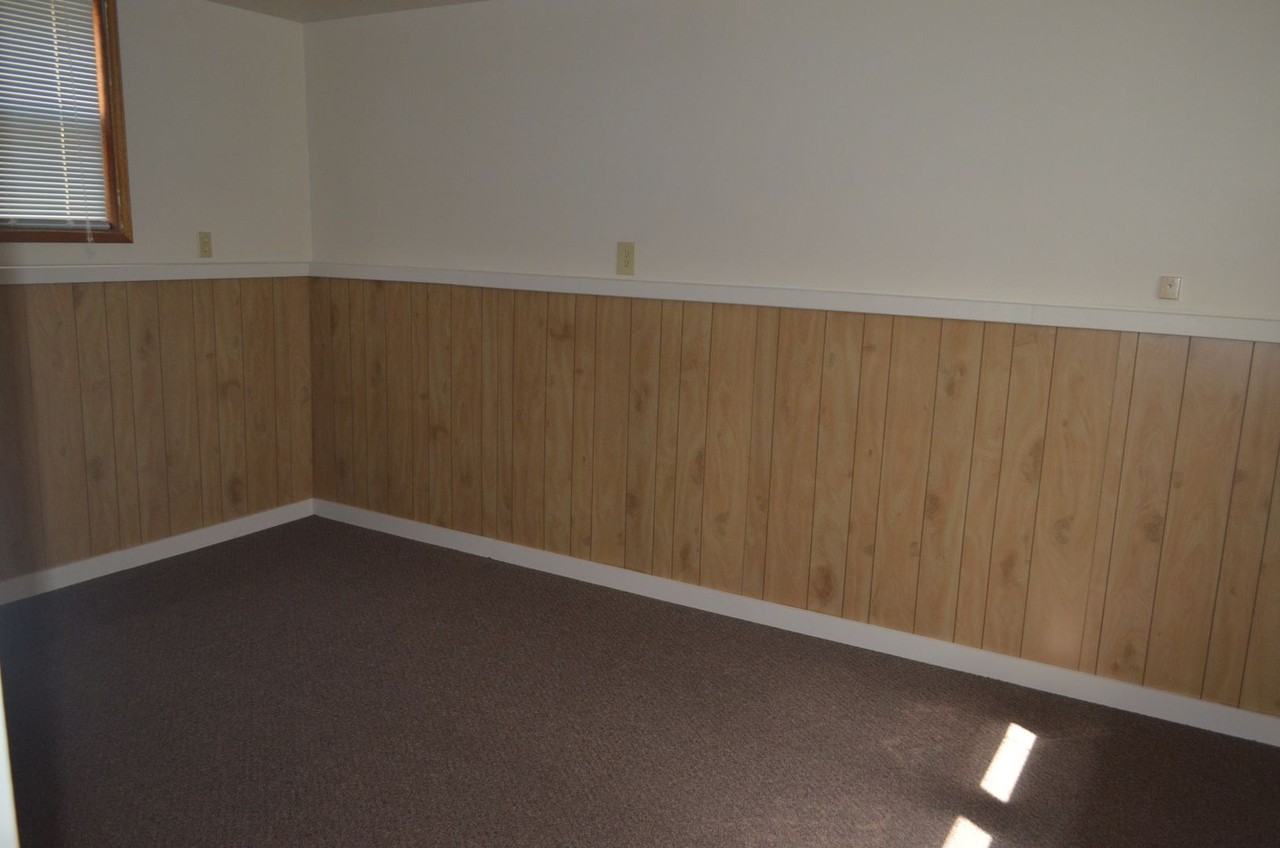 1138 18th St N - Photo 4 of 9