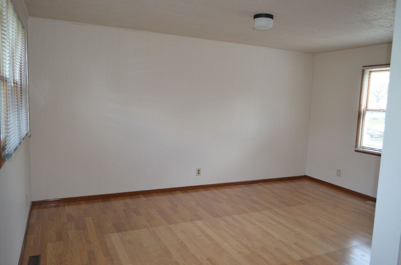 1138 18th St N - Photo 6 of 9