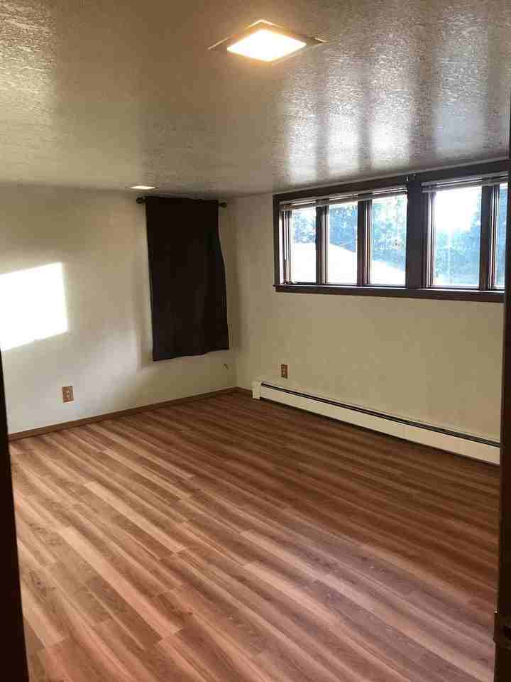 1721 Larch St - Photo 2 of 18