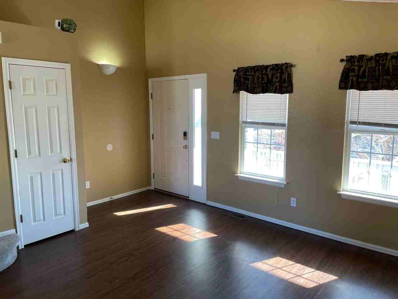 5423 S Valdai Way - Photo 3 of 25