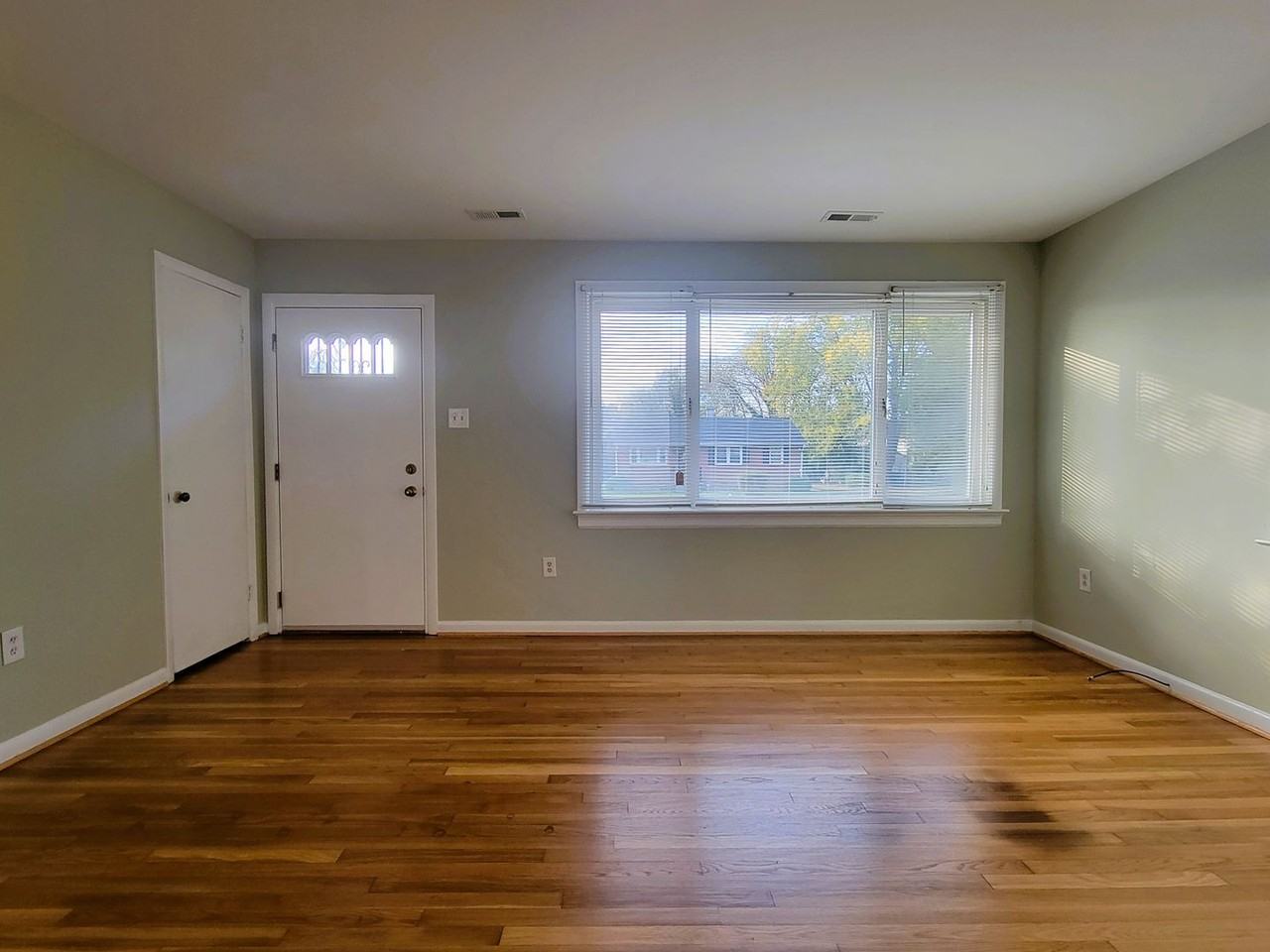 5730 Sweetwood Dr - Photo 4 of 18
