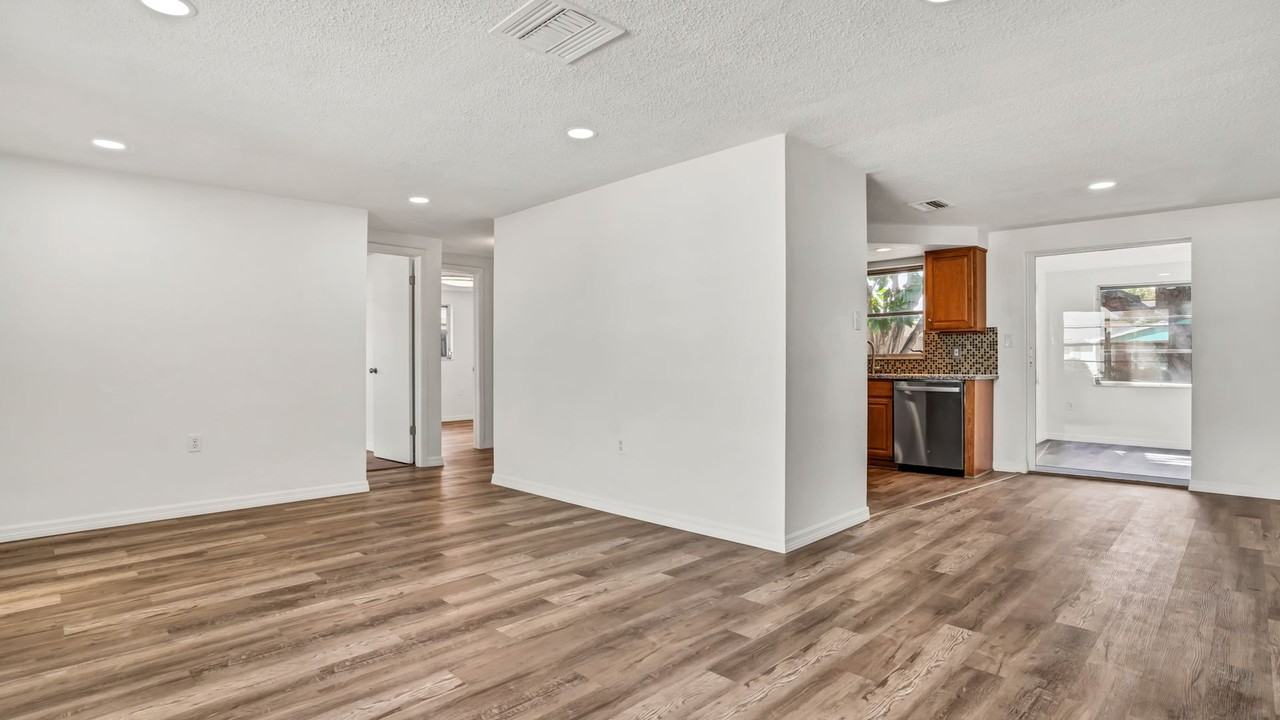 7124 Parrot Dr - Photo 5 of 29