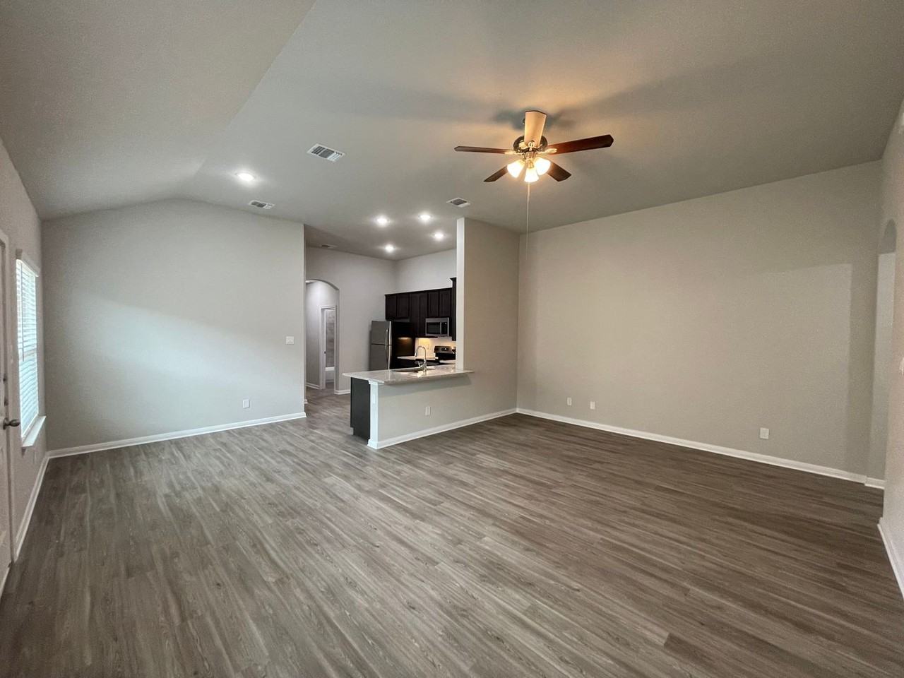 438 Emma Dr - Photo 7 of 22