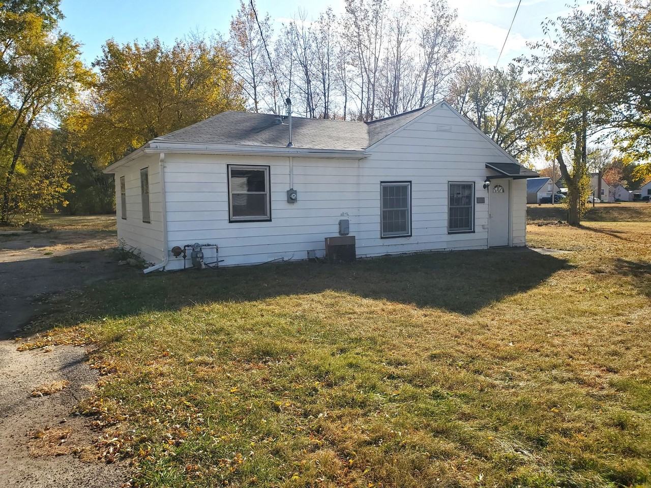 812 E End Ave - Photo 2 of 15