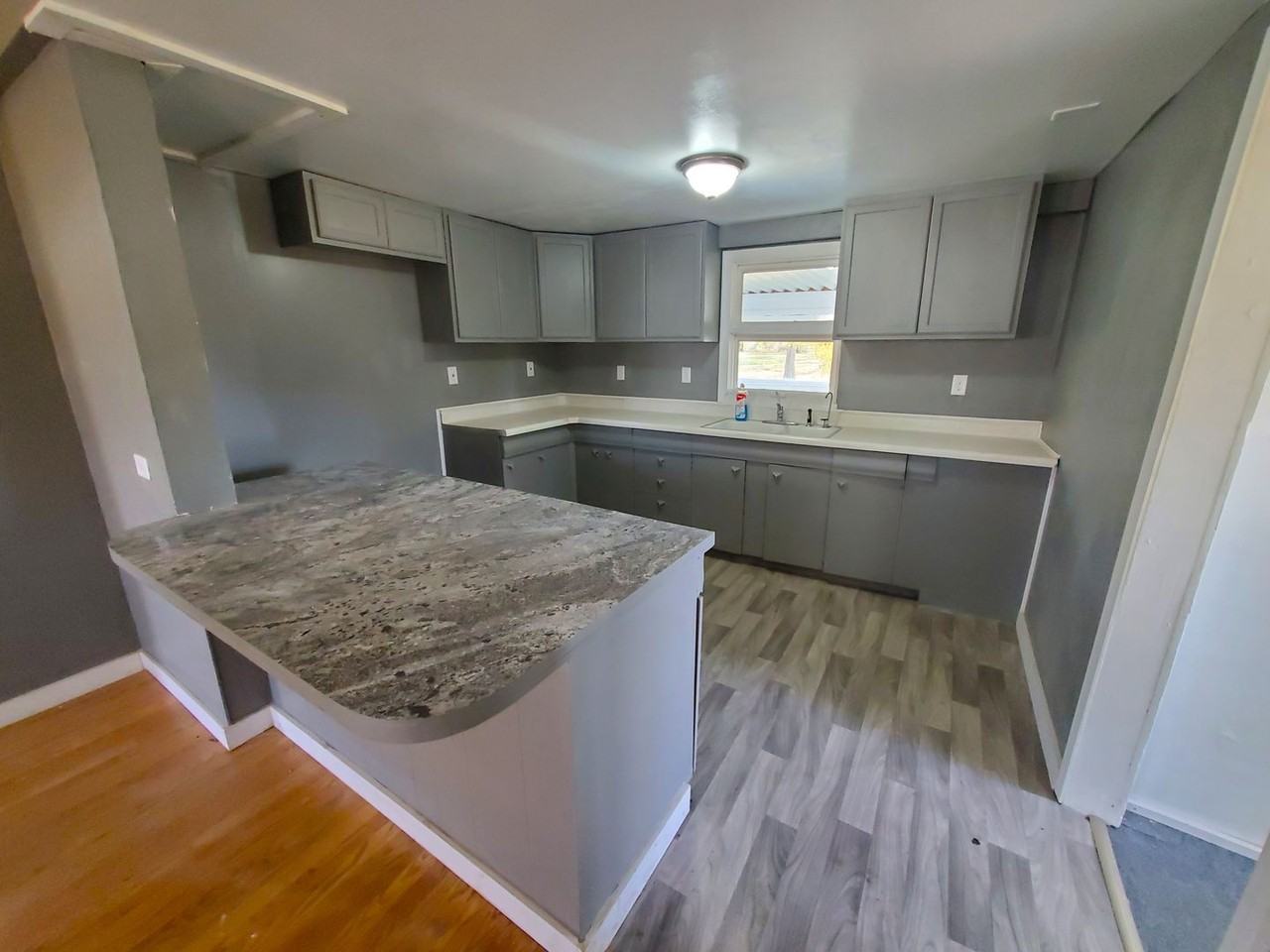 812 E End Ave - Photo 6 of 15