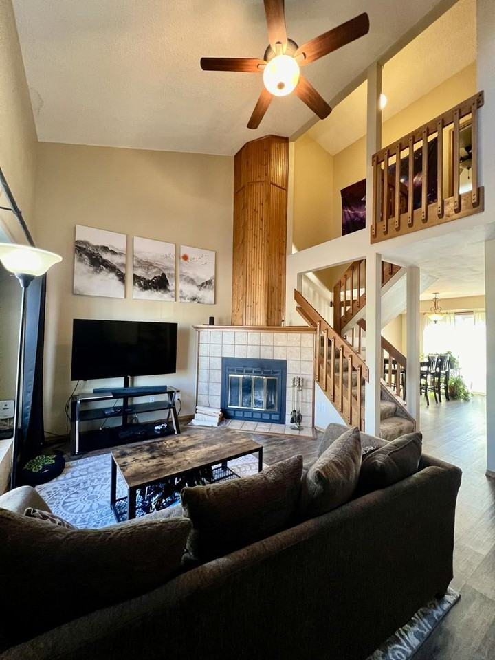 3818 Smoke Tree Drive - Photo 3 of 16