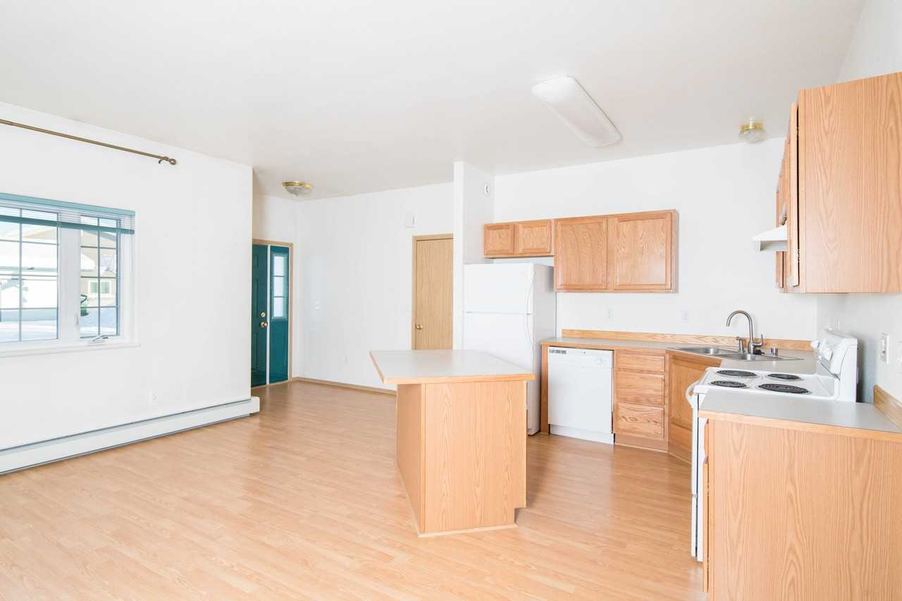 Audrey 671/675 - Photo 2 of 14