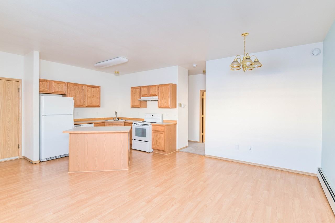 Audrey 671/675 - Photo 3 of 14