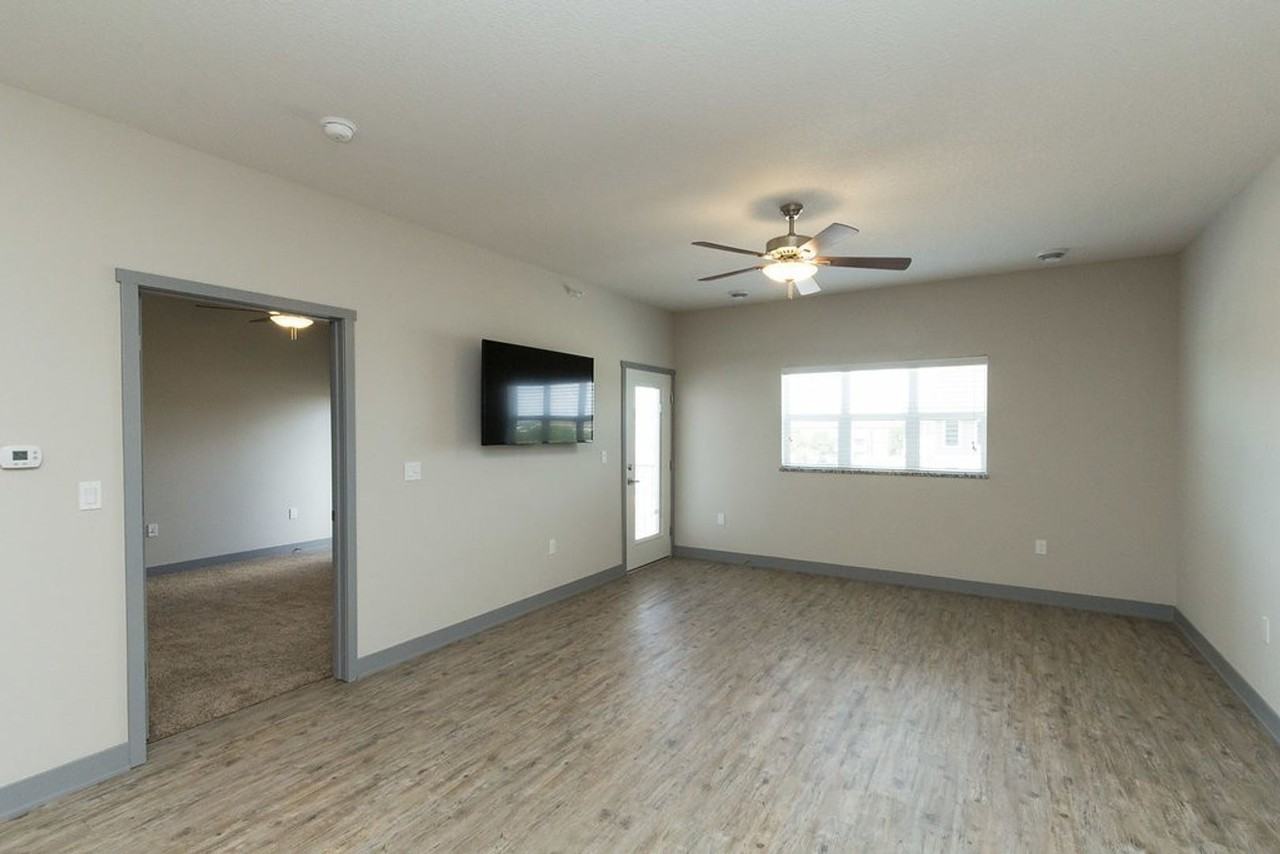 Aurora Heights | 2126 - Photo 5 of 12