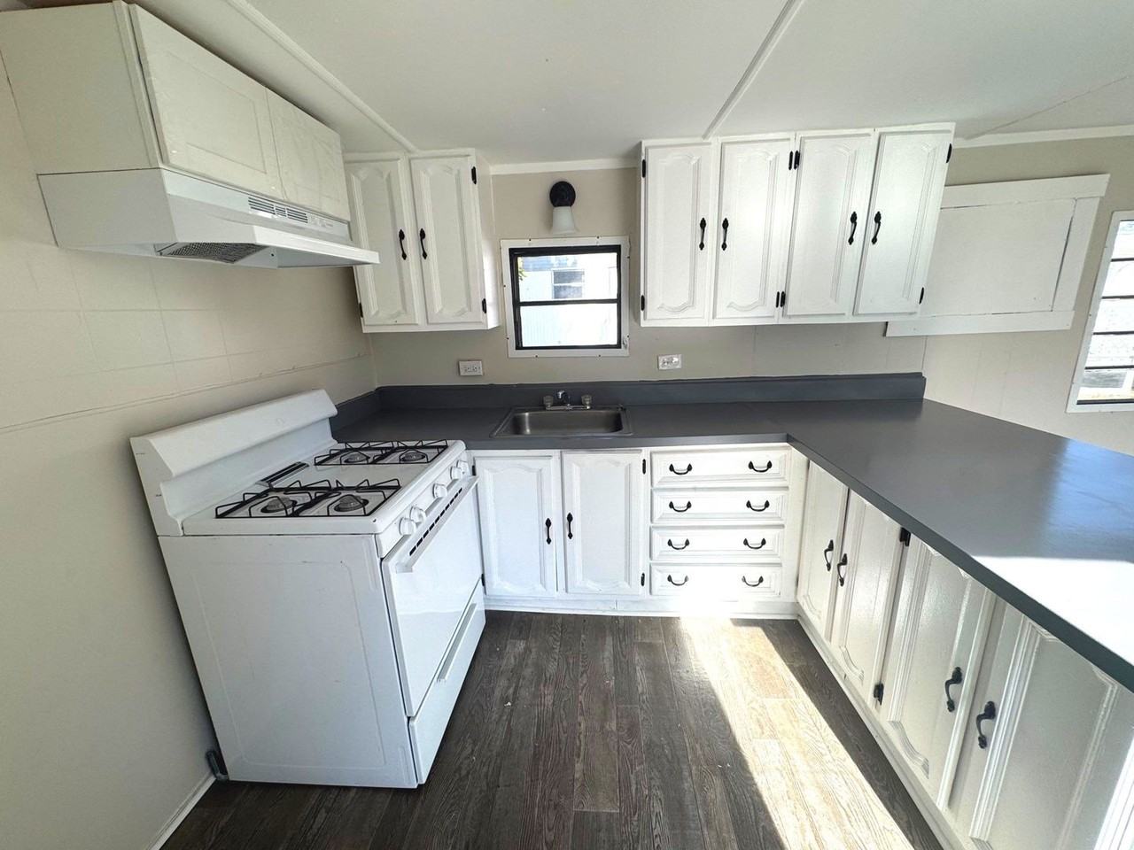 35 Rita Faiola Ln - Photo 7 of 11