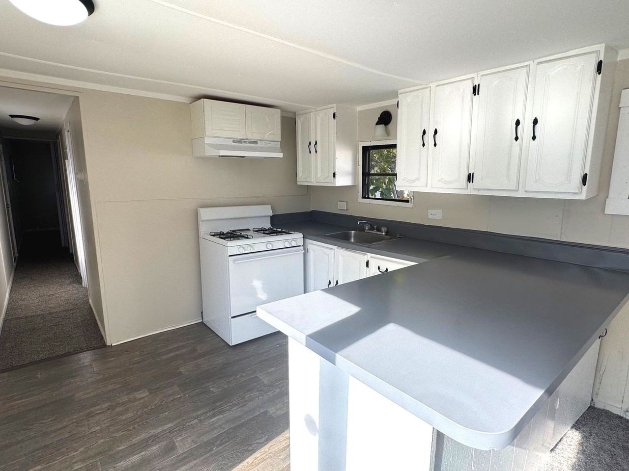35 Rita Faiola Ln - Photo 6 of 11