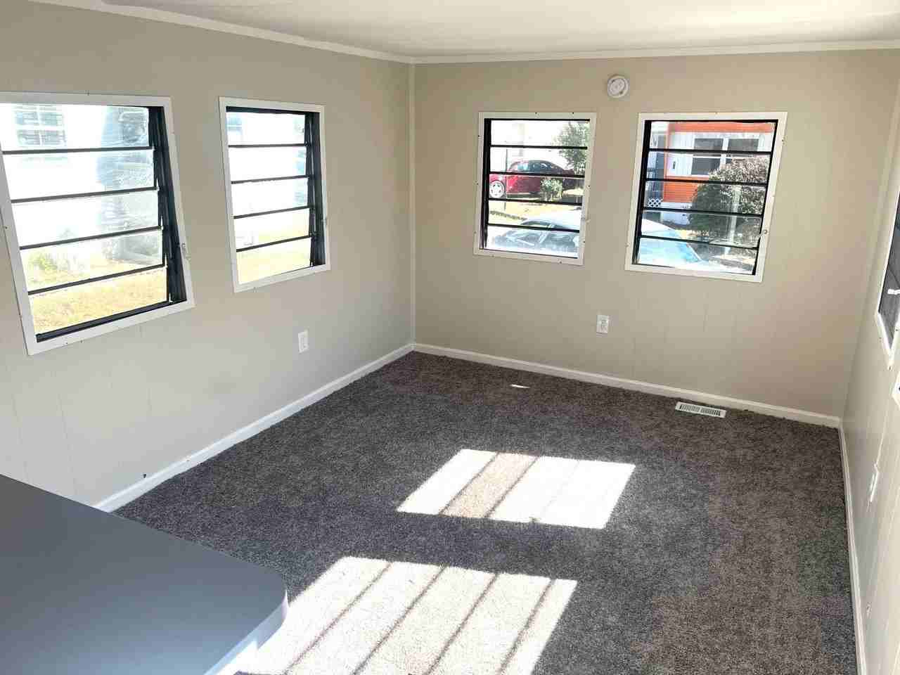 35 Rita Faiola Ln - Photo 4 of 11