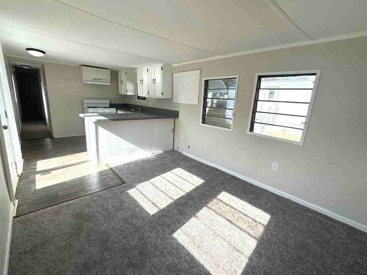 35 Rita Faiola Ln - Photo 3 of 11