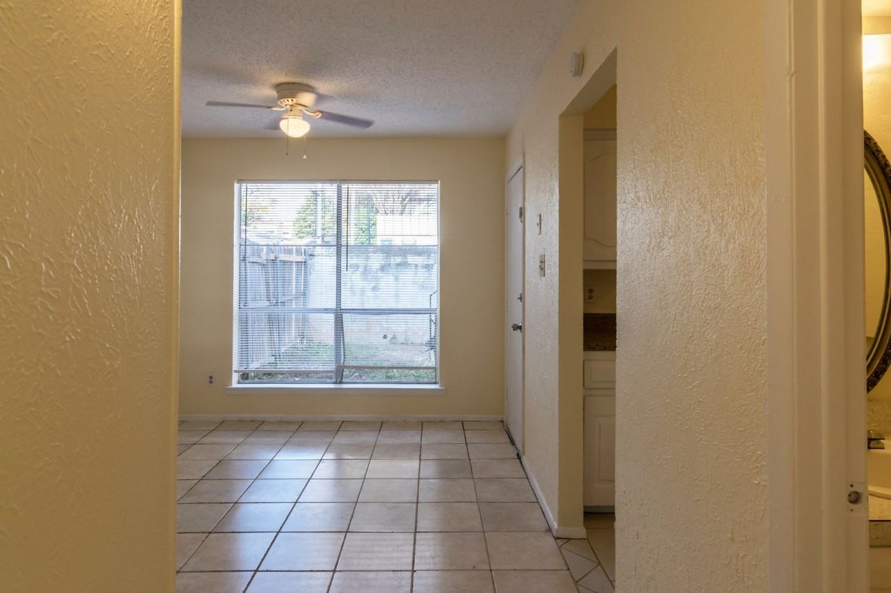439 Valley Park Dr - Photo 2 of 25