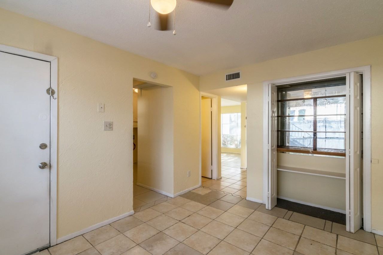 439 Valley Park Dr - Photo 6 of 25