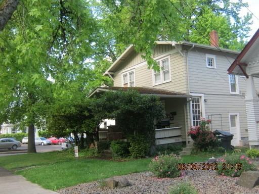 202 Nw 15th St #5 - Photo 2 of 11