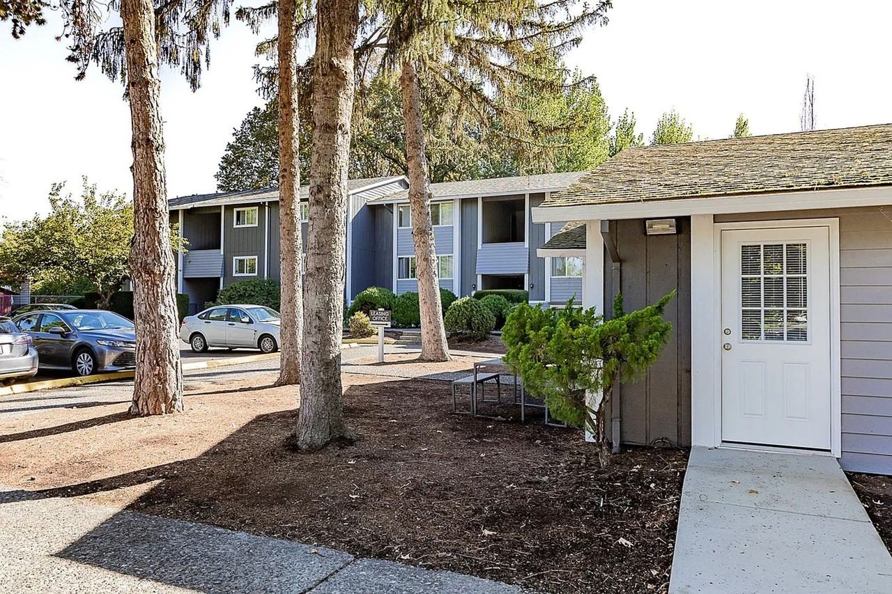 Countrywood Apartments - Photo 2 of 24