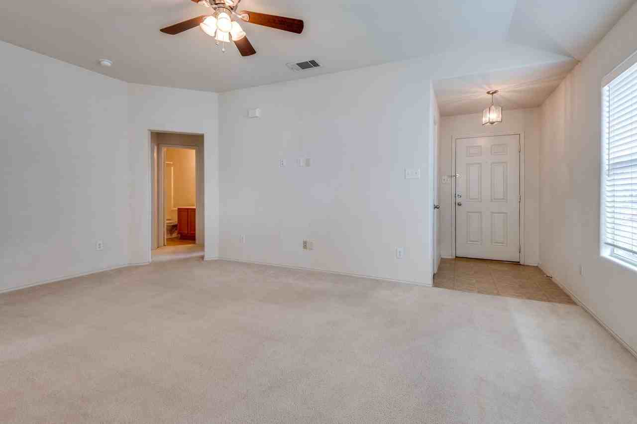 1964 Sampsell Dr - Photo 3 of 12