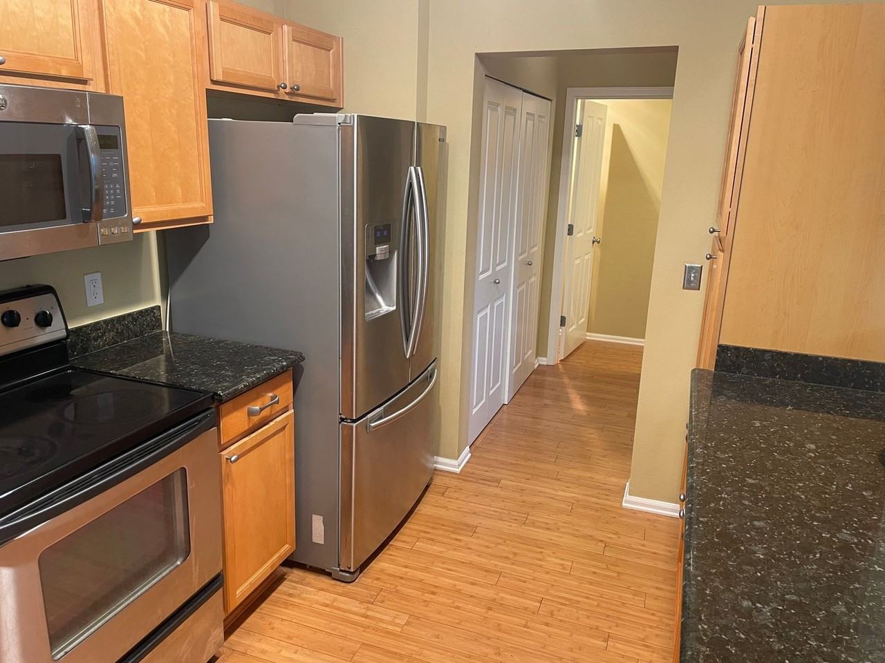 7005 Holly Park Dr S - Photo 3 of 15