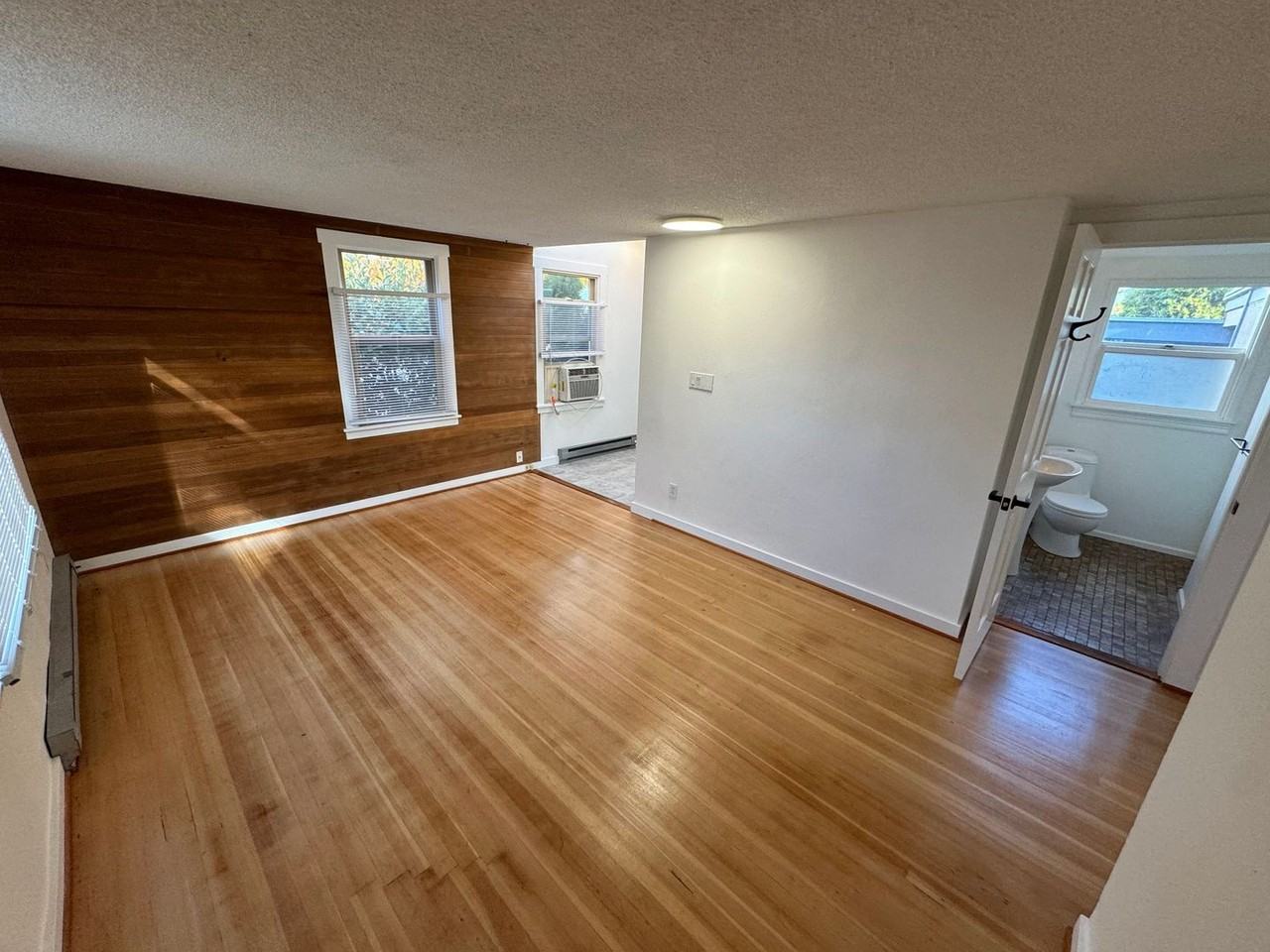 2505 Alder St - Photo 4 of 20