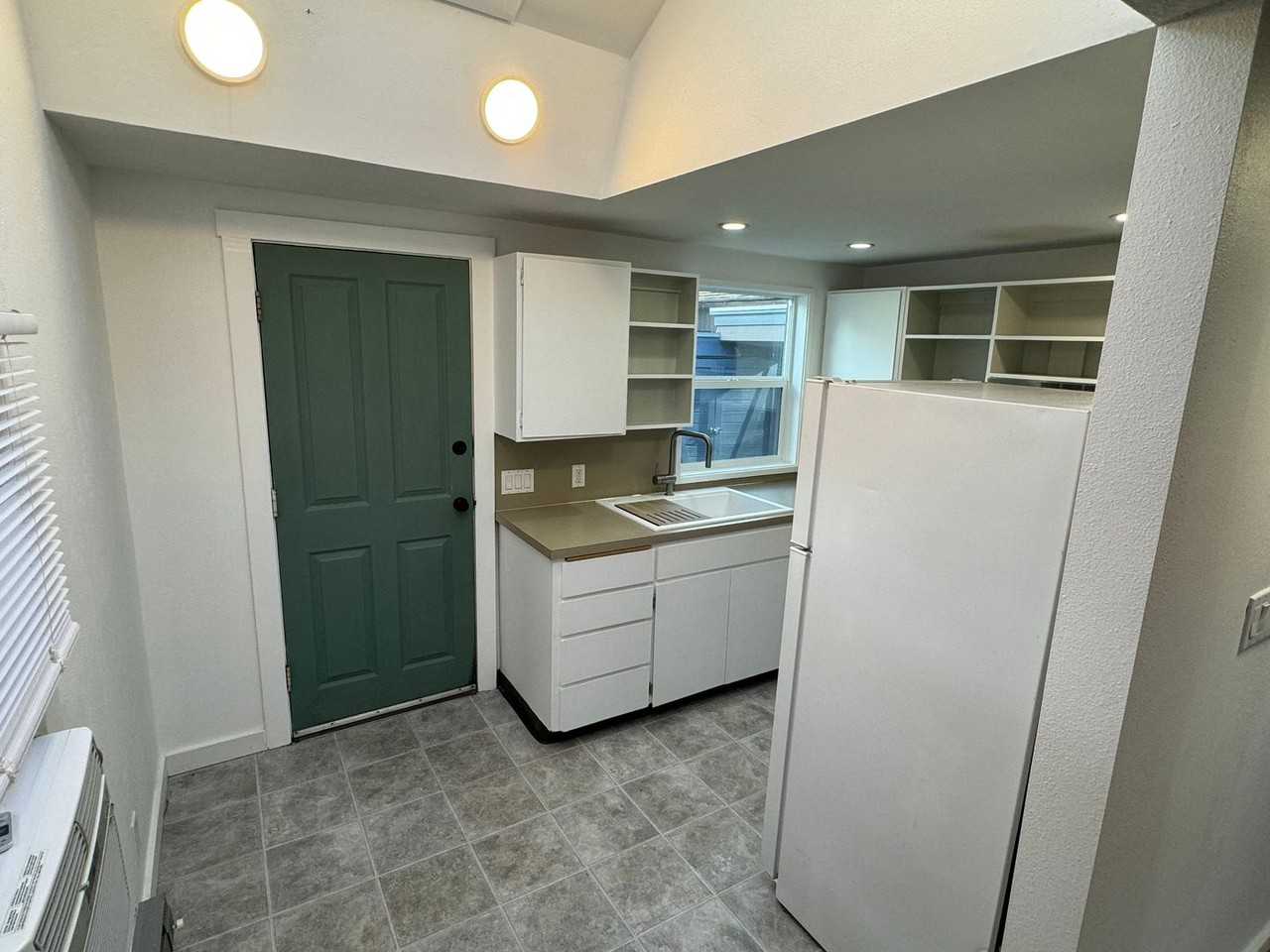 2505 Alder St - Photo 6 of 20