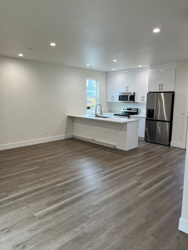 5872 Cedar St #108 - Photo 3 of 16