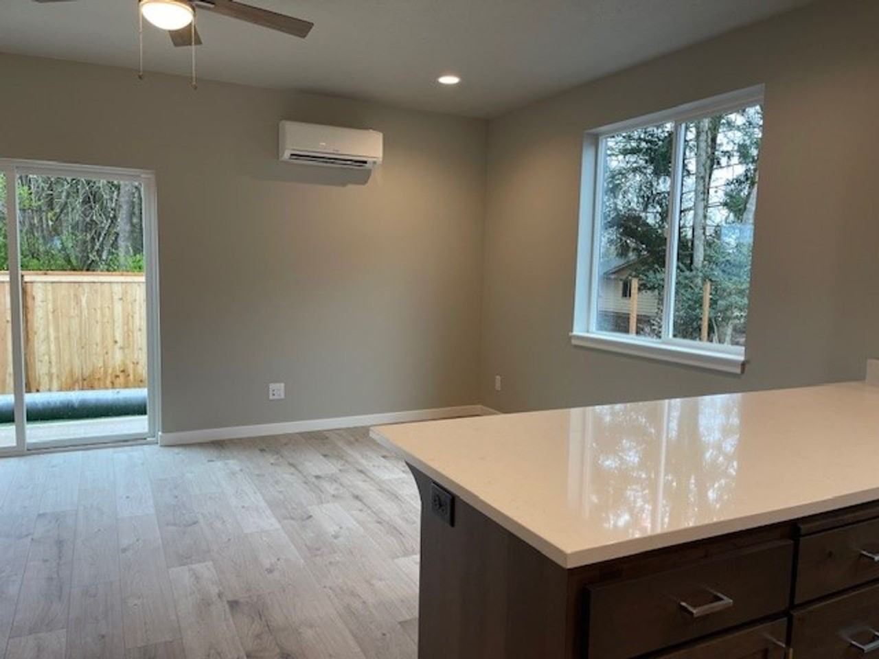 430 - Photo 2 of 20