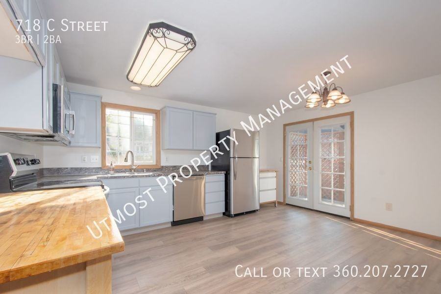 718 C St - Photo 3 of 10