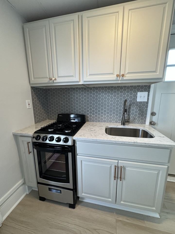 45 W 3rd St #2 - Photo 3 of 17