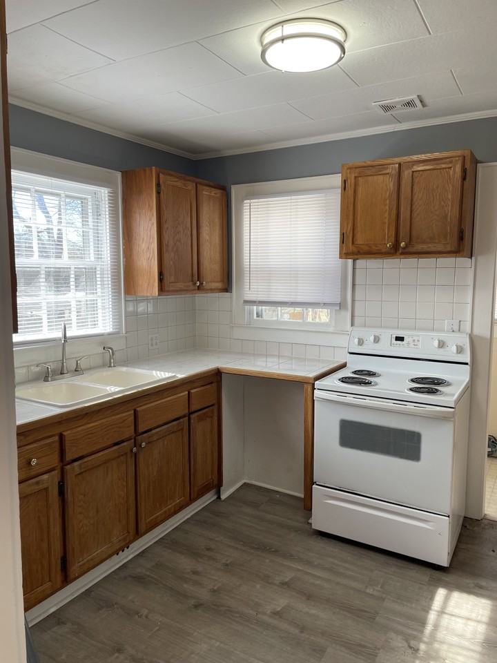 314 Spence St #NA - Photo 2 of 12