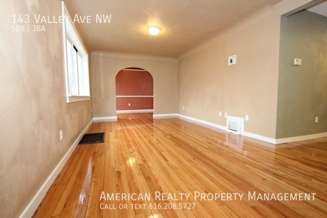 143 Valley Ave Nw - Photo 5 of 19