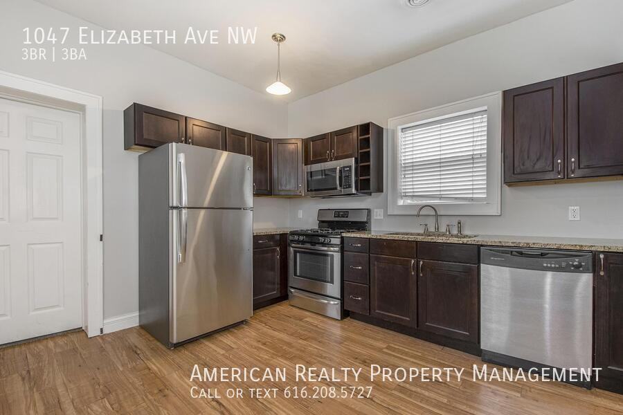 1047 Elizabeth Ave Nw - Photo 2 of 17