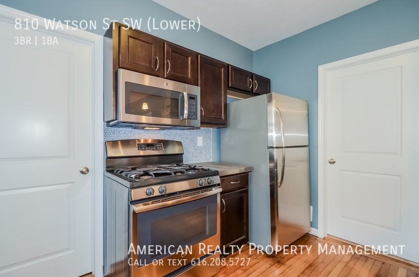 810 Watson St Sw - Photo 2 of 16