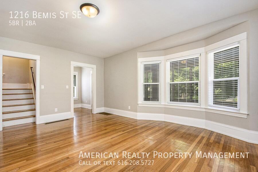 1216 Bemis St Se - Photo 7 of 19