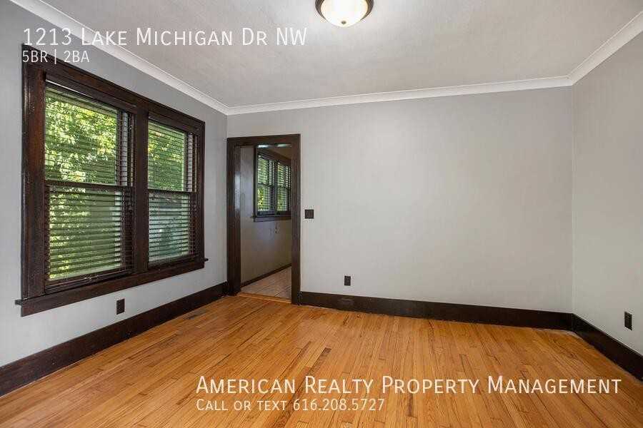 1213 Lake Michigan Dr Nw - Photo 6 of 19