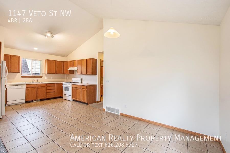 1147 Veto St Nw - Photo 2 of 17