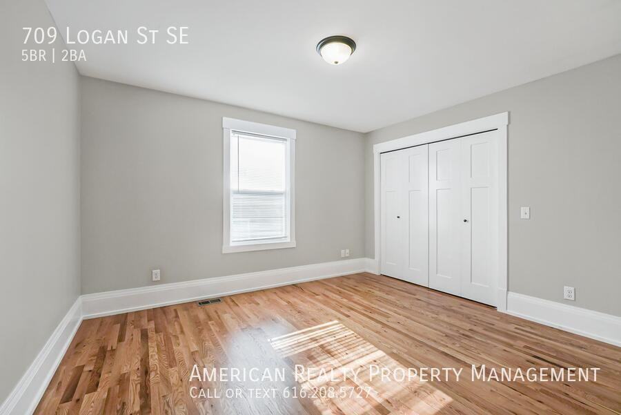 709 Logan St Se - Photo 6 of 16