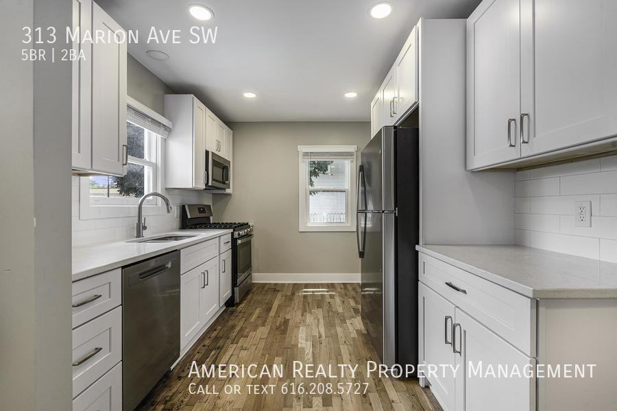 313 Marion Ave Sw - Photo 4 of 21