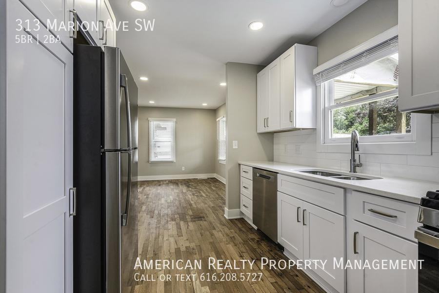 313 Marion Ave Sw - Photo 5 of 21