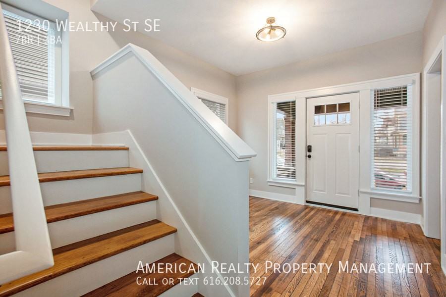 1230 Wealthy St Se - Photo 2 of 21